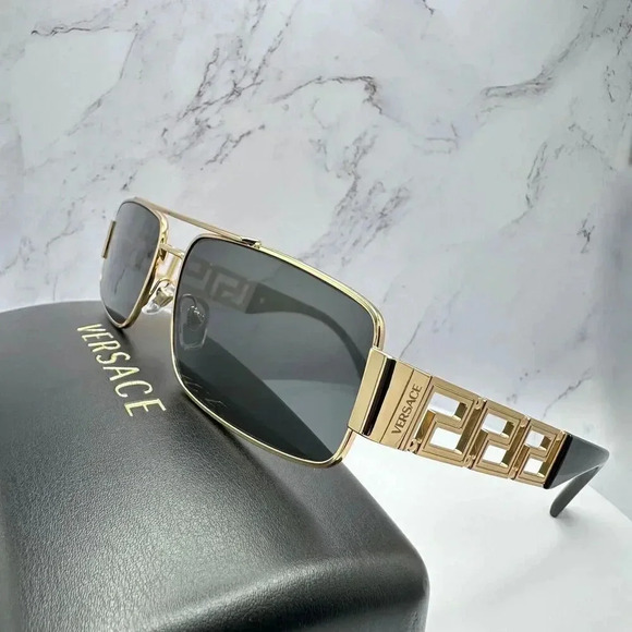 Versace Sunglasses Gold Rectangle Metal Logo Black Retro Italy 100% Authentic - Picture 6 of 16